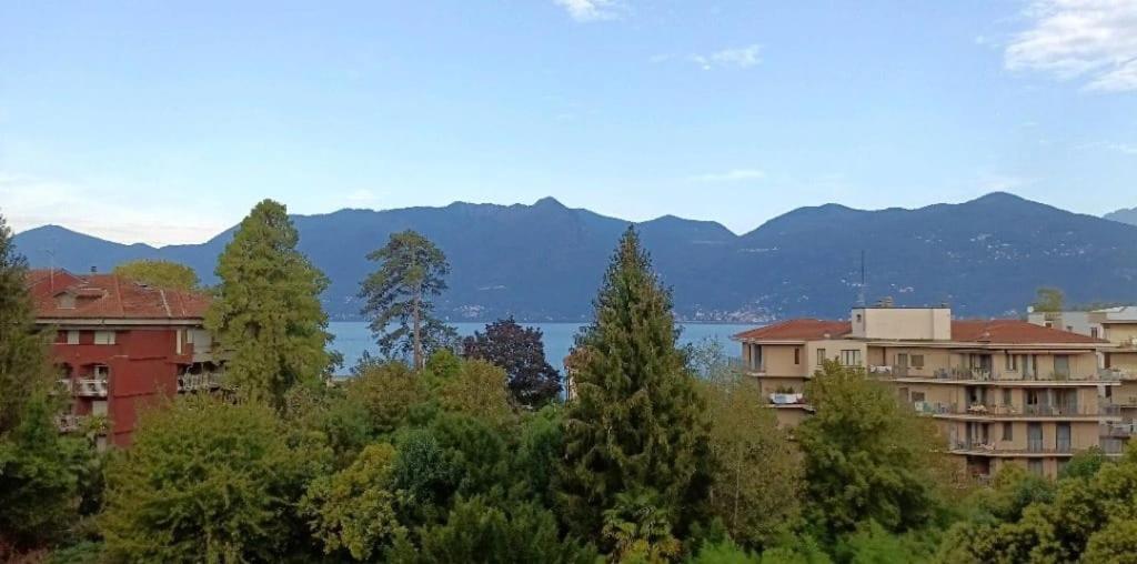 Studio With Lake And Montains Views Free Parking Luino Luaran gambar