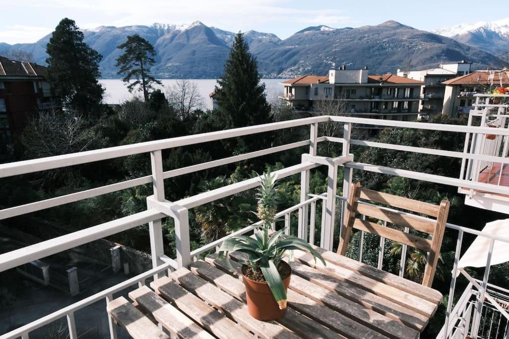 Studio With Lake And Montains Views Free Parking Luino Luaran gambar